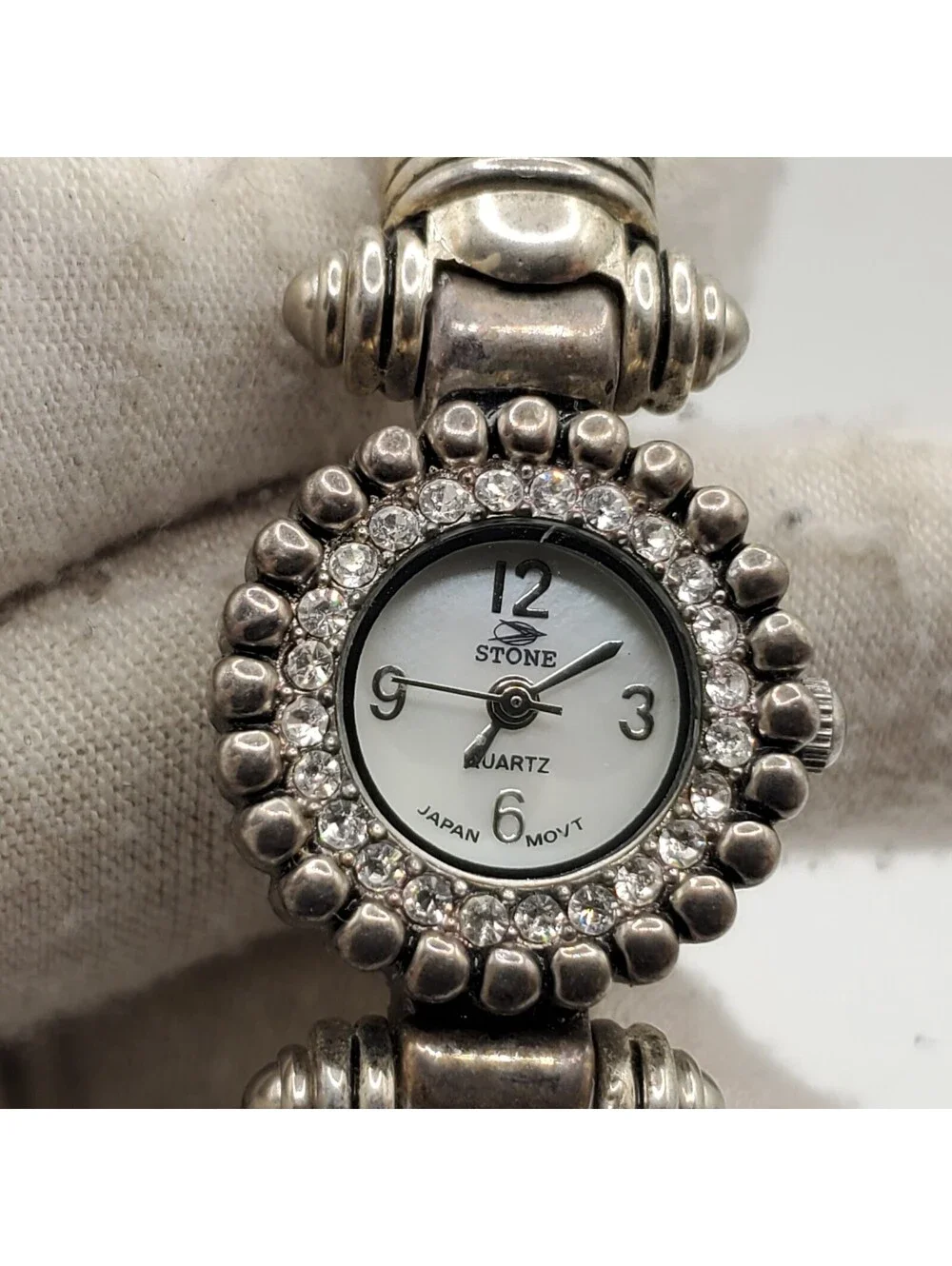 Stone Rhinestone Gem Quartz Watch Womens 22mm Silver Tone New Battery